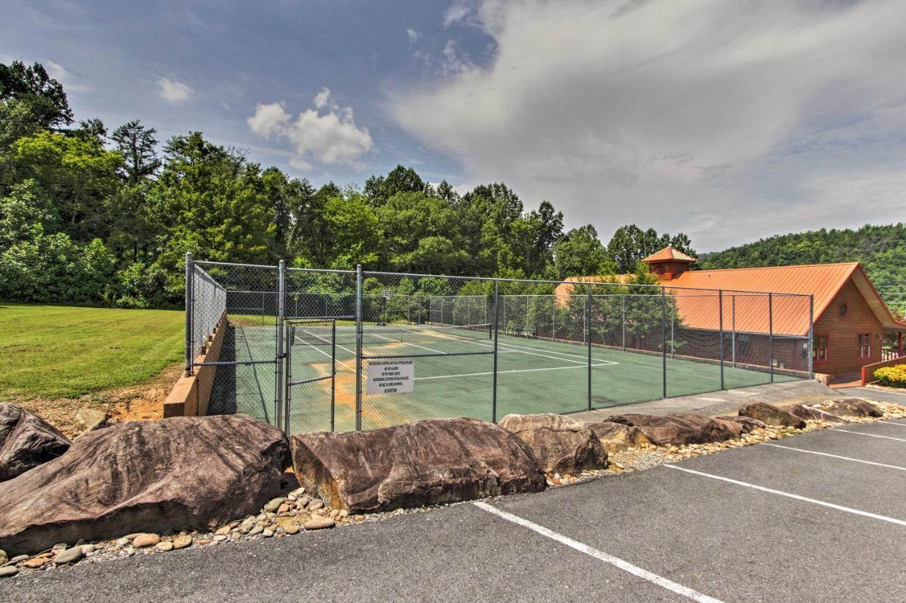 Gatlinburg Cabin With Resort Pool By National Park! Exterior photo